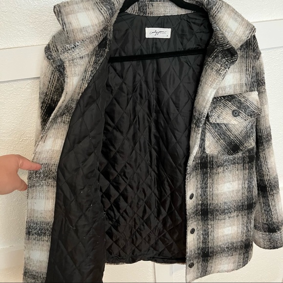 CJLA Shacket - Picture 8 of 12